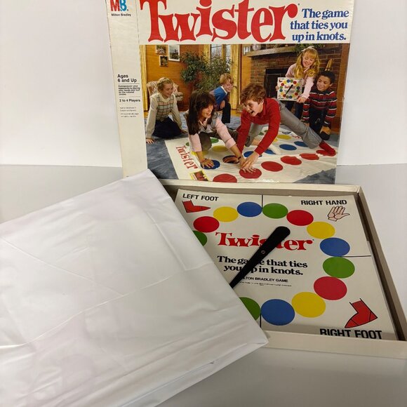 Twister Board Game 1987 MB Milton Bradley Ages 6+ 2-4 Players Classic Family Fun - Picture 6 of 10
